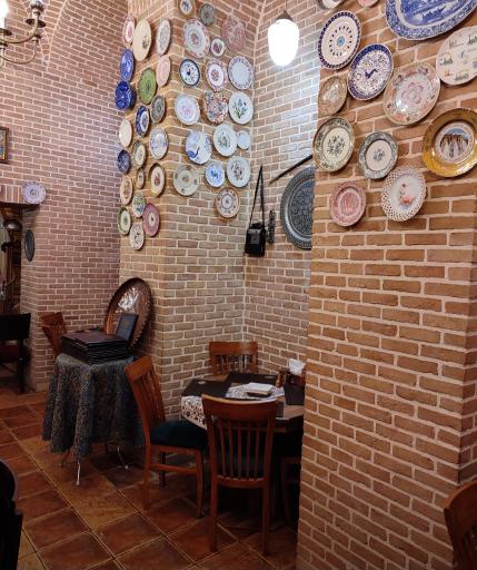 عکس رستوران شازده