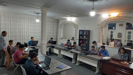 عکس توانشکده هوش مصنوعی عمید 