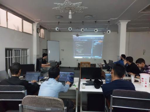 عکس توانشکده هوش مصنوعی عمید 