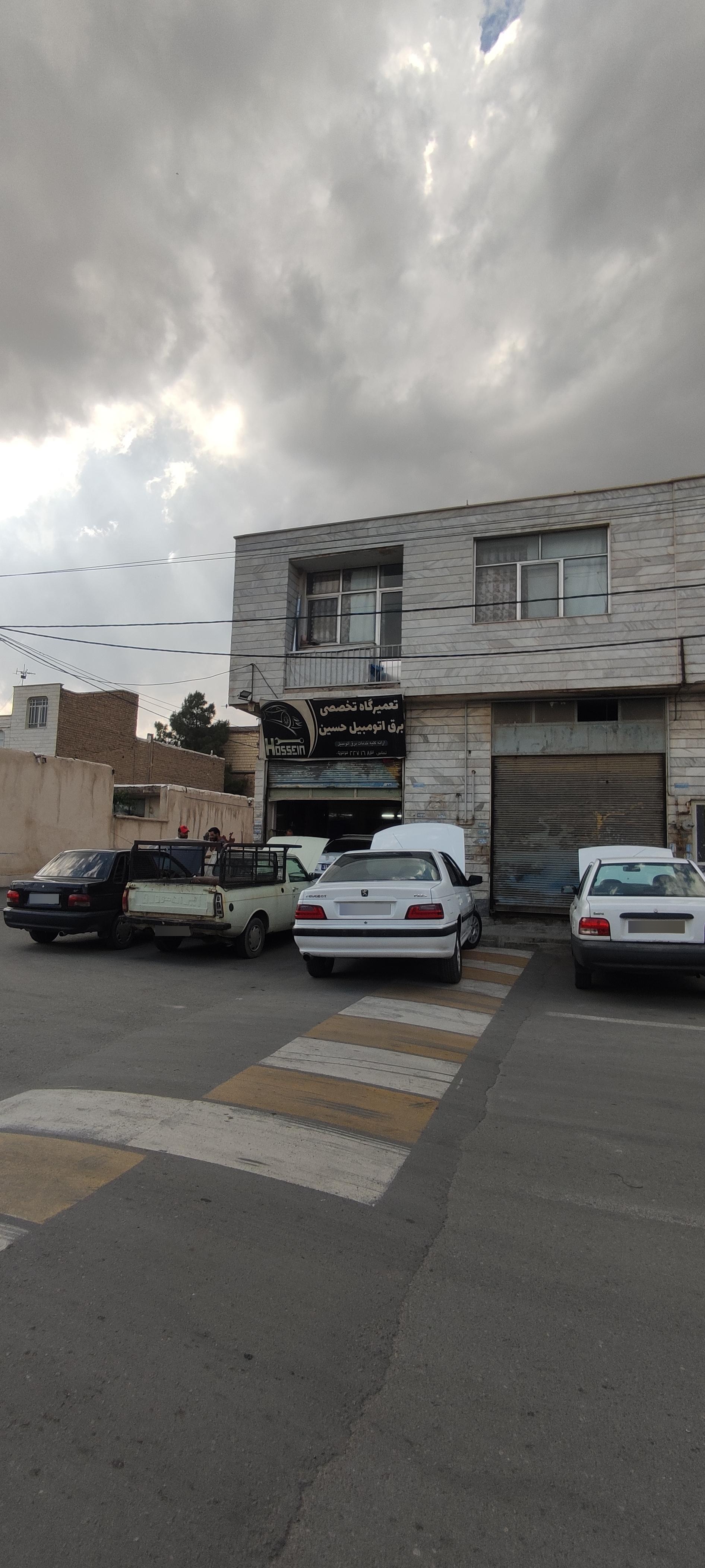 عکس برق اتومبیل حسین