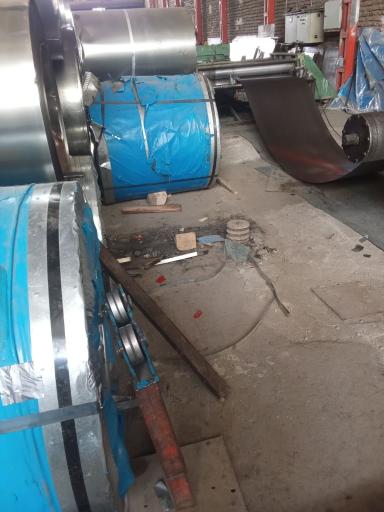 عکس آهن ورق وپروفیل سبک حمل کاری