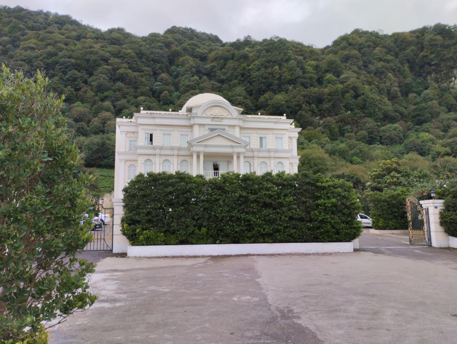 عکس هتل و تالار ناسیونال لاهیجان 