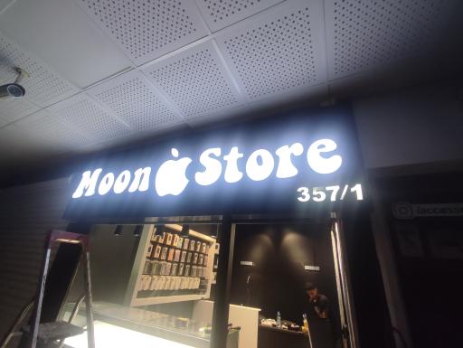 عکس مون استور