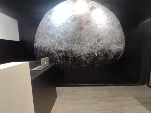 عکس مون استور