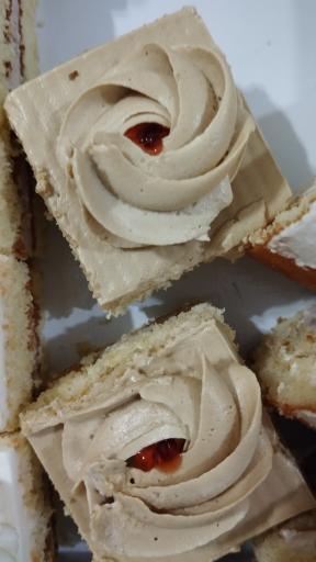 عکس شیرینی سرای یاس