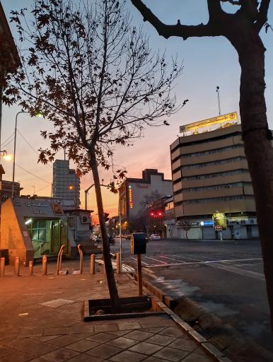 عکس ورودی مترو ایستگاه سعدی