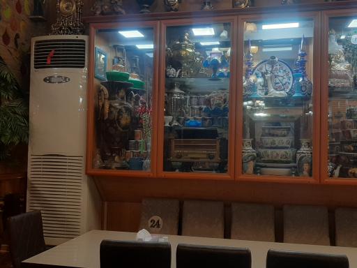 عکس رستوران جهان نما