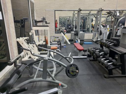 عکس باشگاه بدنسازی شهید پرتویی