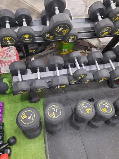 عکس باشگاه بدنسازی شهید پرتویی