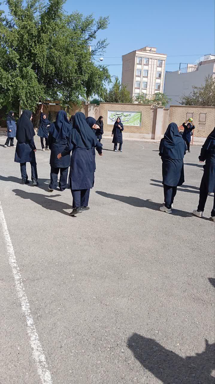 عکس دبیرستان نمونه دولتی آیت الله بهاالدینی