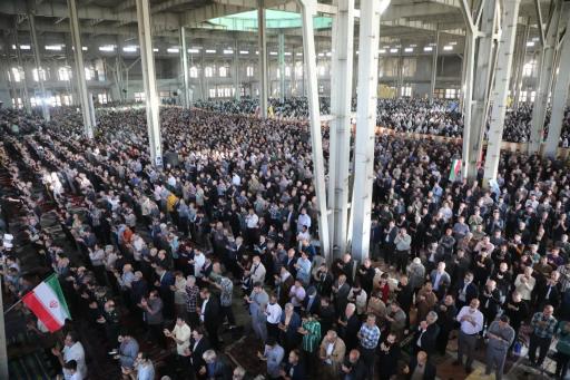 عکس مصلای نماز جمعه