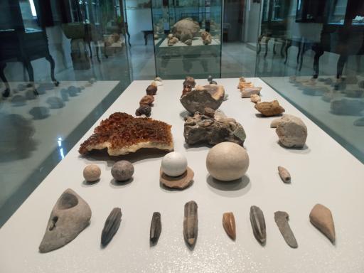 عکس موزه سنگ و سنگواره ایلام