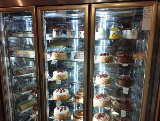 عکس نان و شیرینی اصل تبریز 