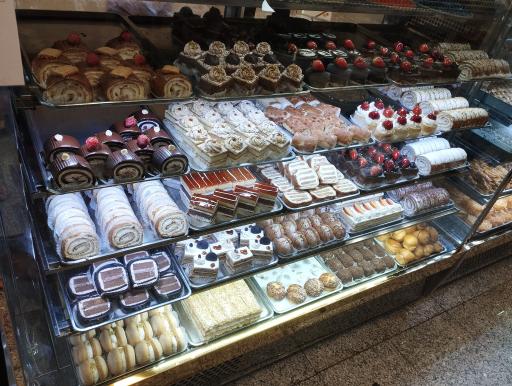 عکس نان و شیرینی اصل تبریز 