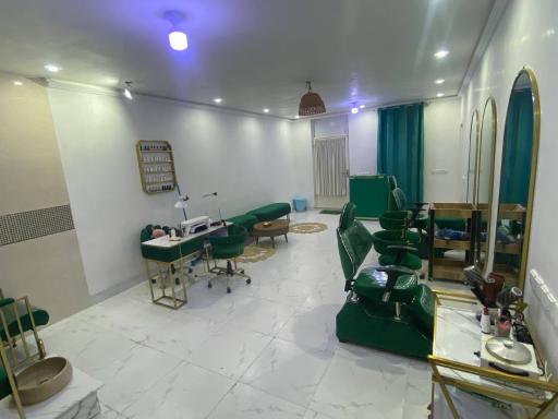 عکس سالن زیبایی ملورین 