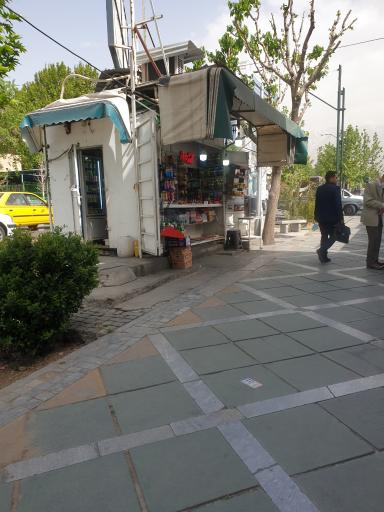 عکس روزنامه فروشی