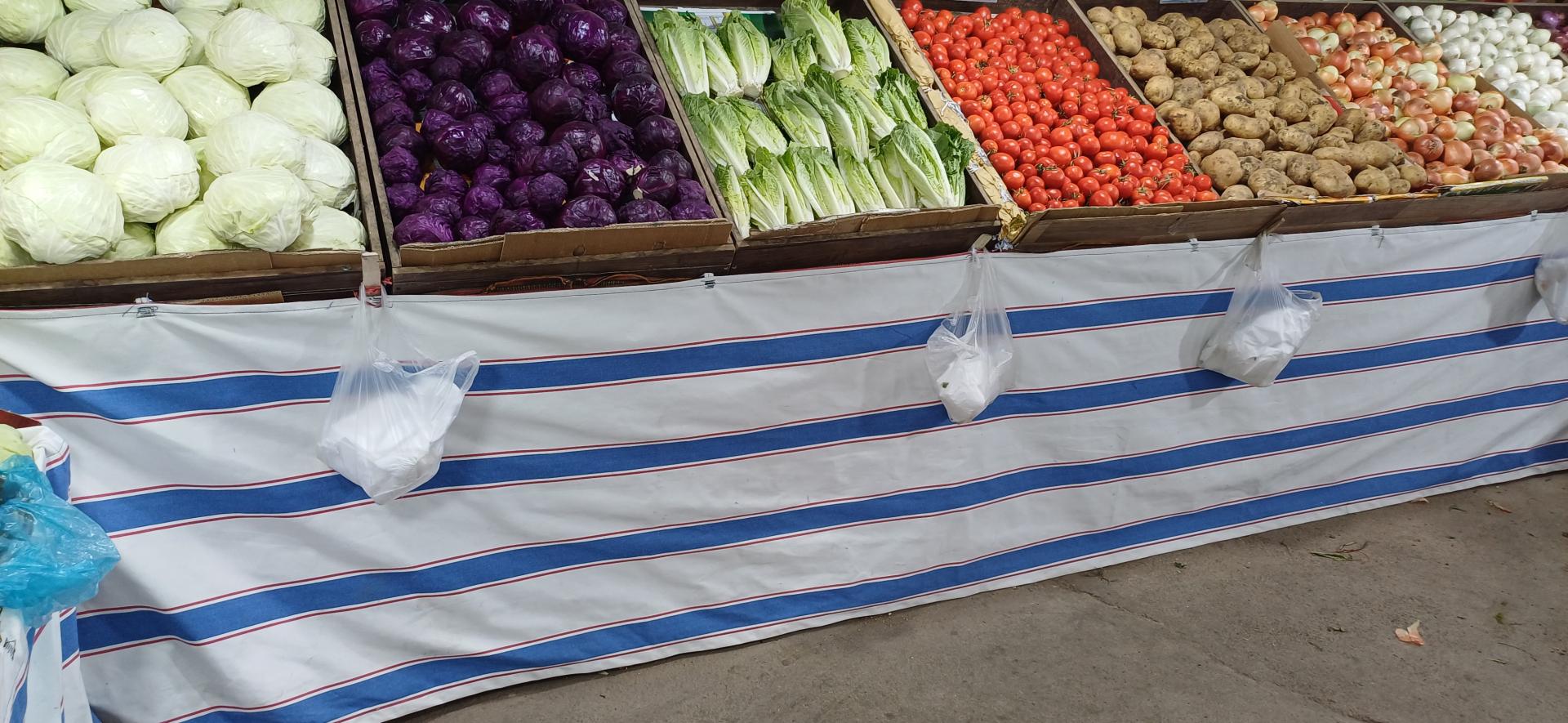 عکس میوه و سبزی فروشی حاتمی 