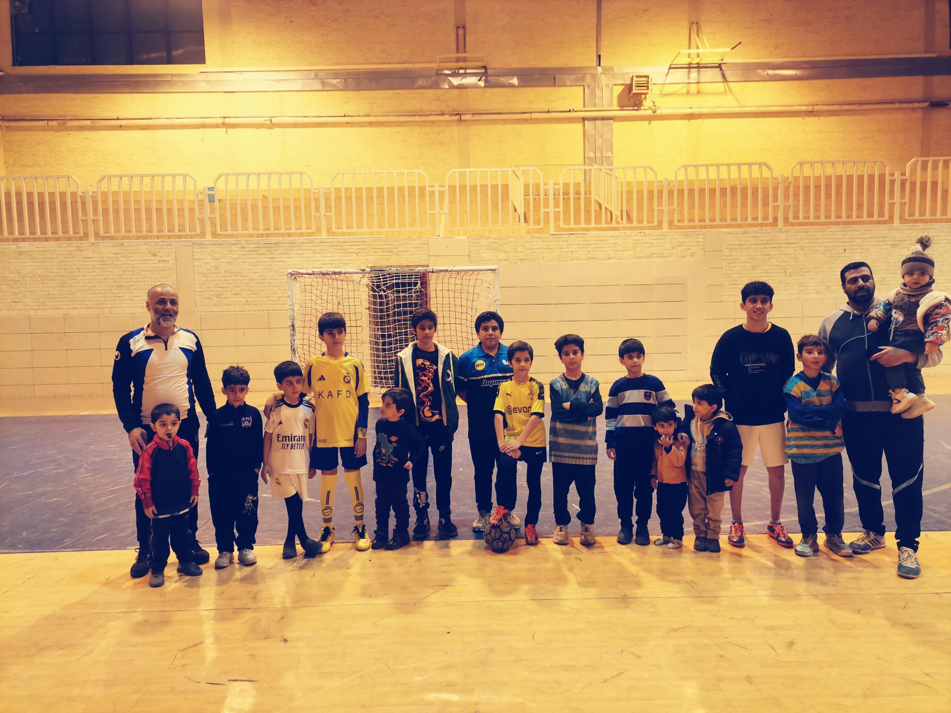 عکس سالن ورزشی شهدای آتش نشانی 