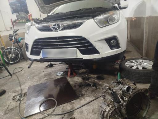عکس کلینیک تخصصی خودروهای چینی 