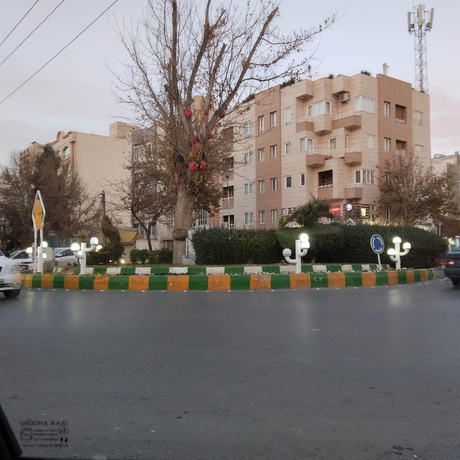 عکس میدان کوشه ای