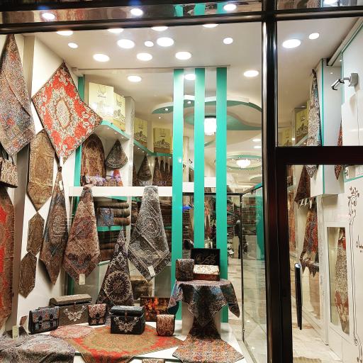 عکس فروشگاه لاله سیاه