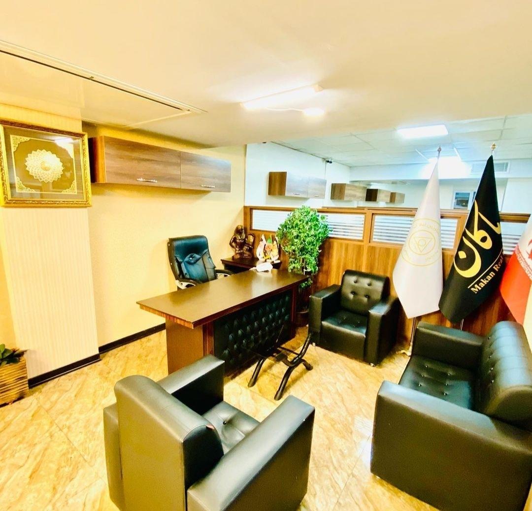 عکس مشاور املاک ماکان 