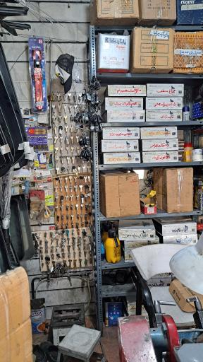 عکس قفل و کلید و شیشه اتومبیل