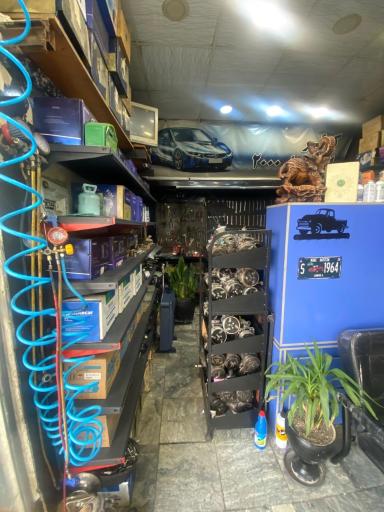 عکس تعمیرگاه کولر اتومبیل ۲۰۰۰