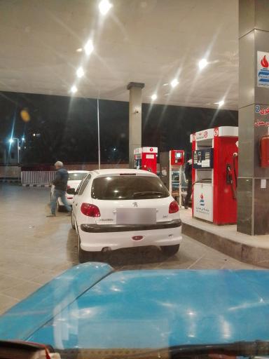 عکس پمپ بنزین