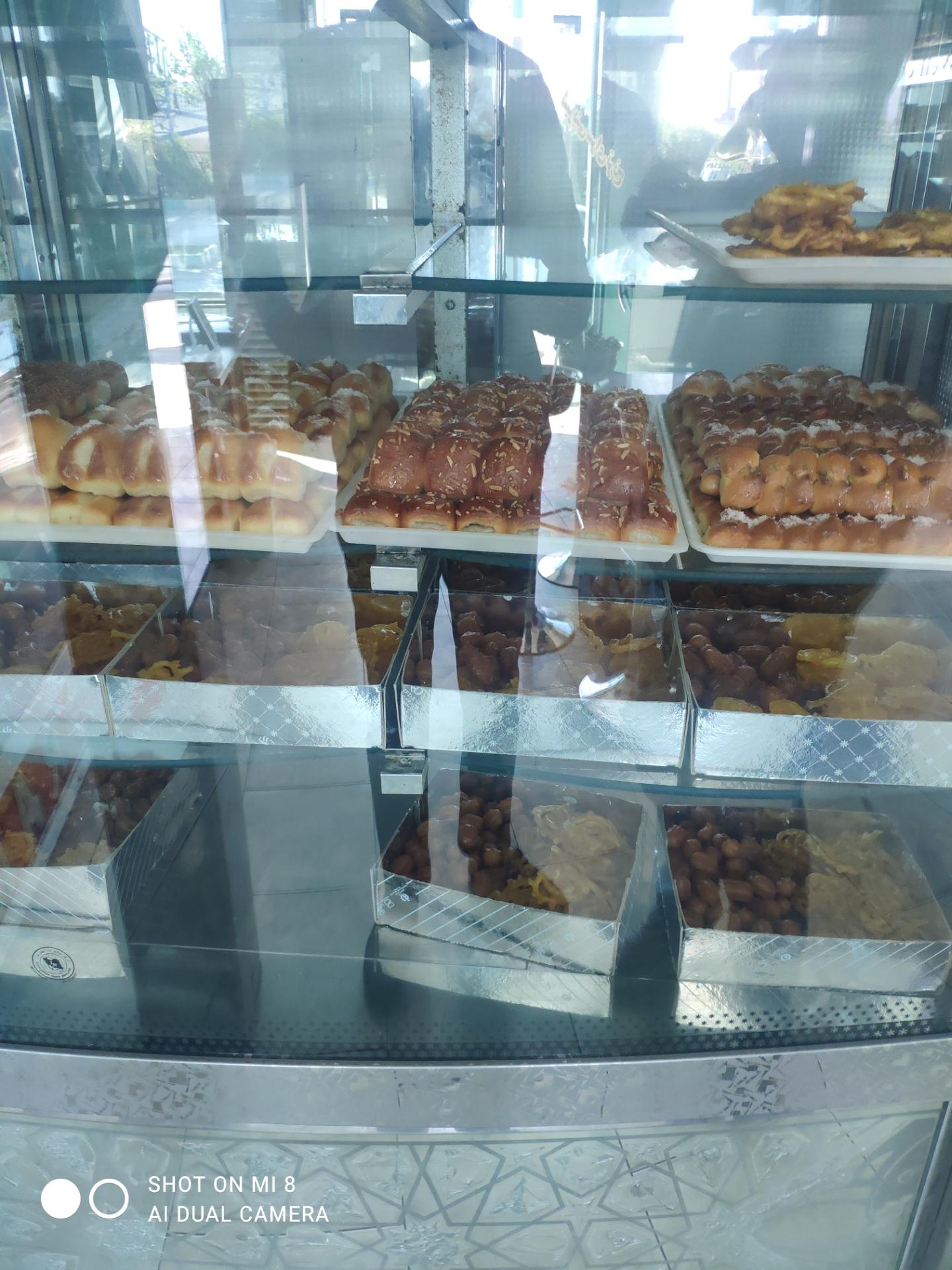 عکس شیرینی فروشی ترنج