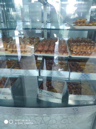 عکس شیرینی فروشی ترنج