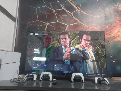 عکس کافه فوتبالی گریفین