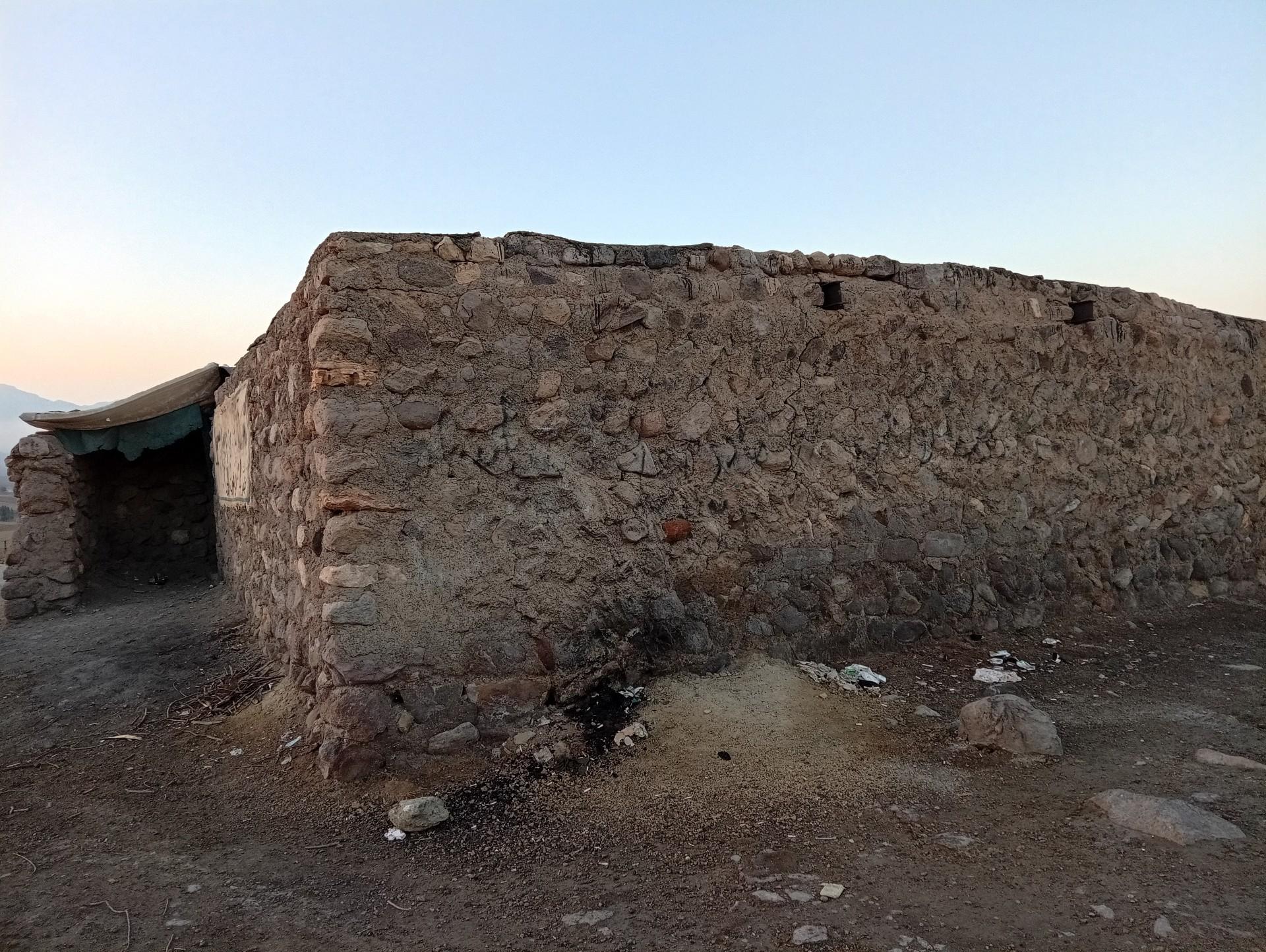 عکس چشمه آب گرم سقزچی 