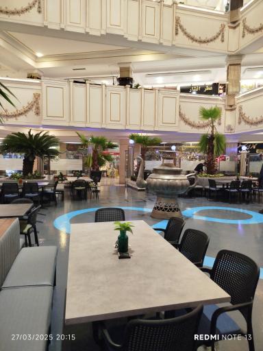 عکس کافی شاپ فود هال 