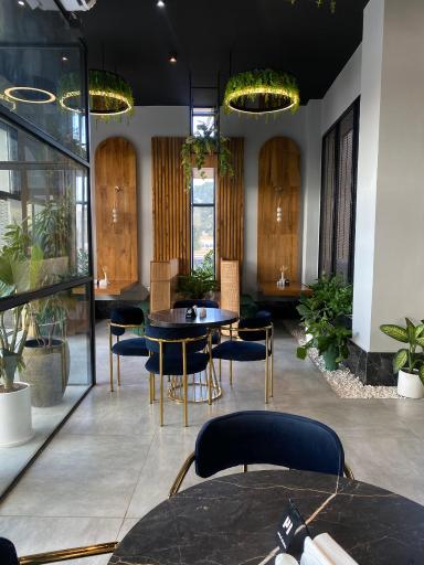 عکس باغ رستوران سنتی قومس