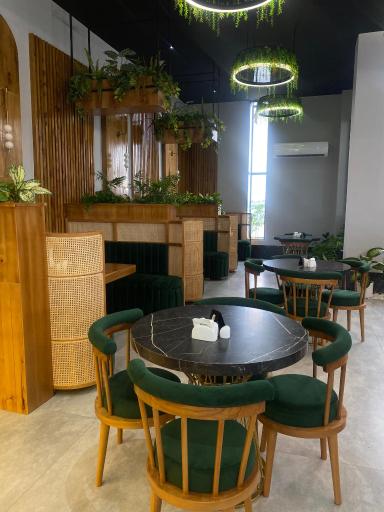 عکس باغ رستوران سنتی قومس