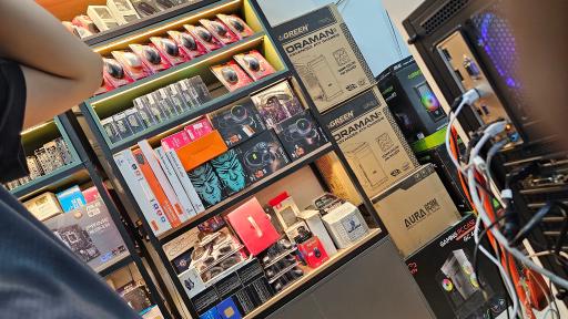 ثامن رایانه توس