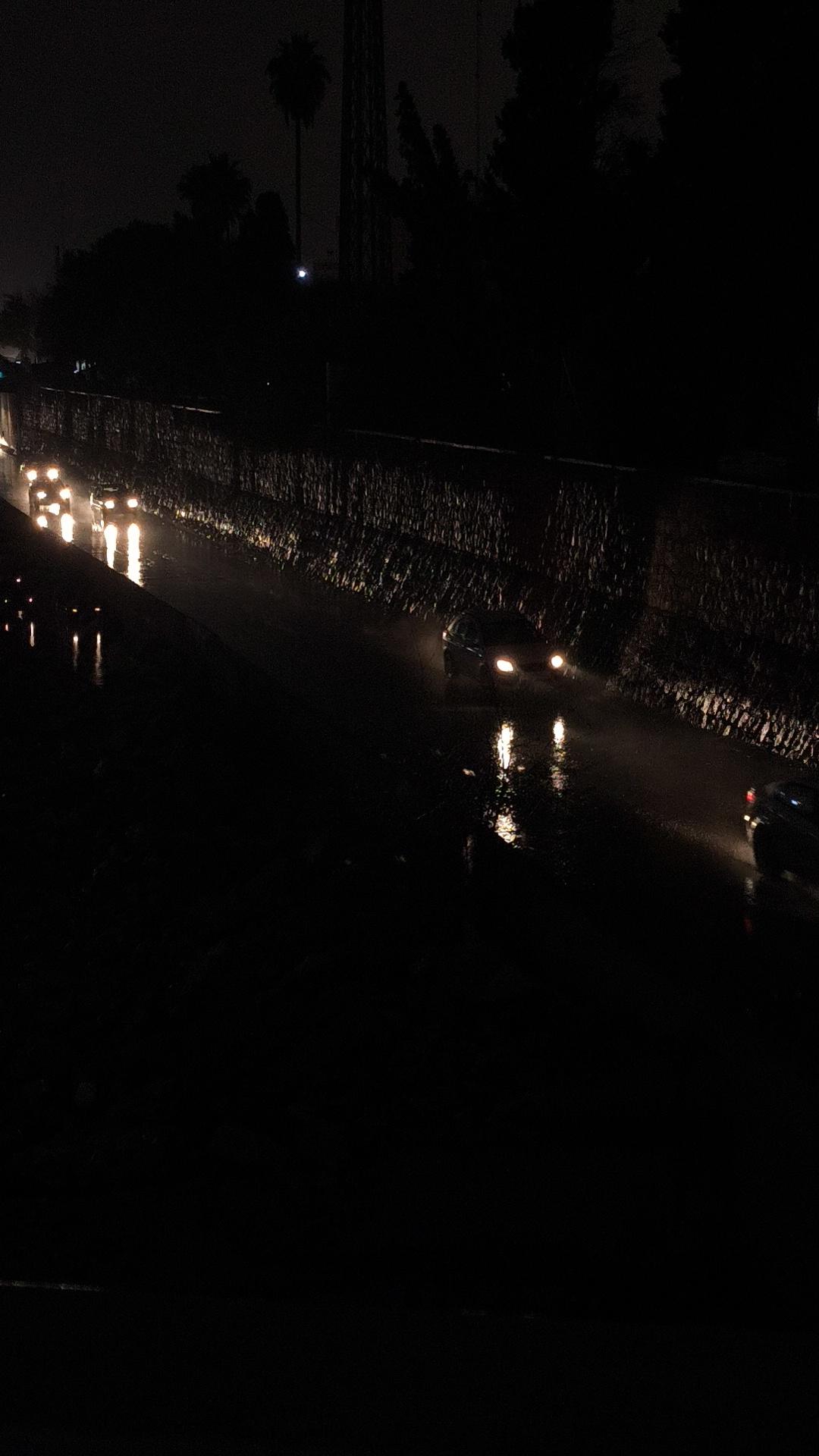 عکس رودخانه خشک (خرم رود)