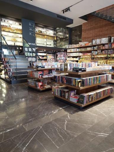 عکس کافه کتاب ایوان