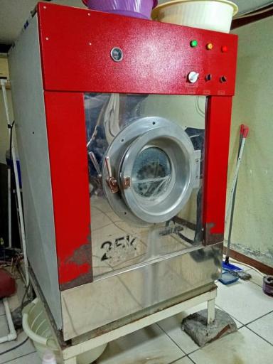 عکس خشکشویی و رنگرزی معاذاللهی