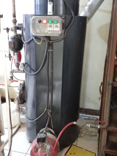 عکس خشکشویی و رنگرزی معاذاللهی