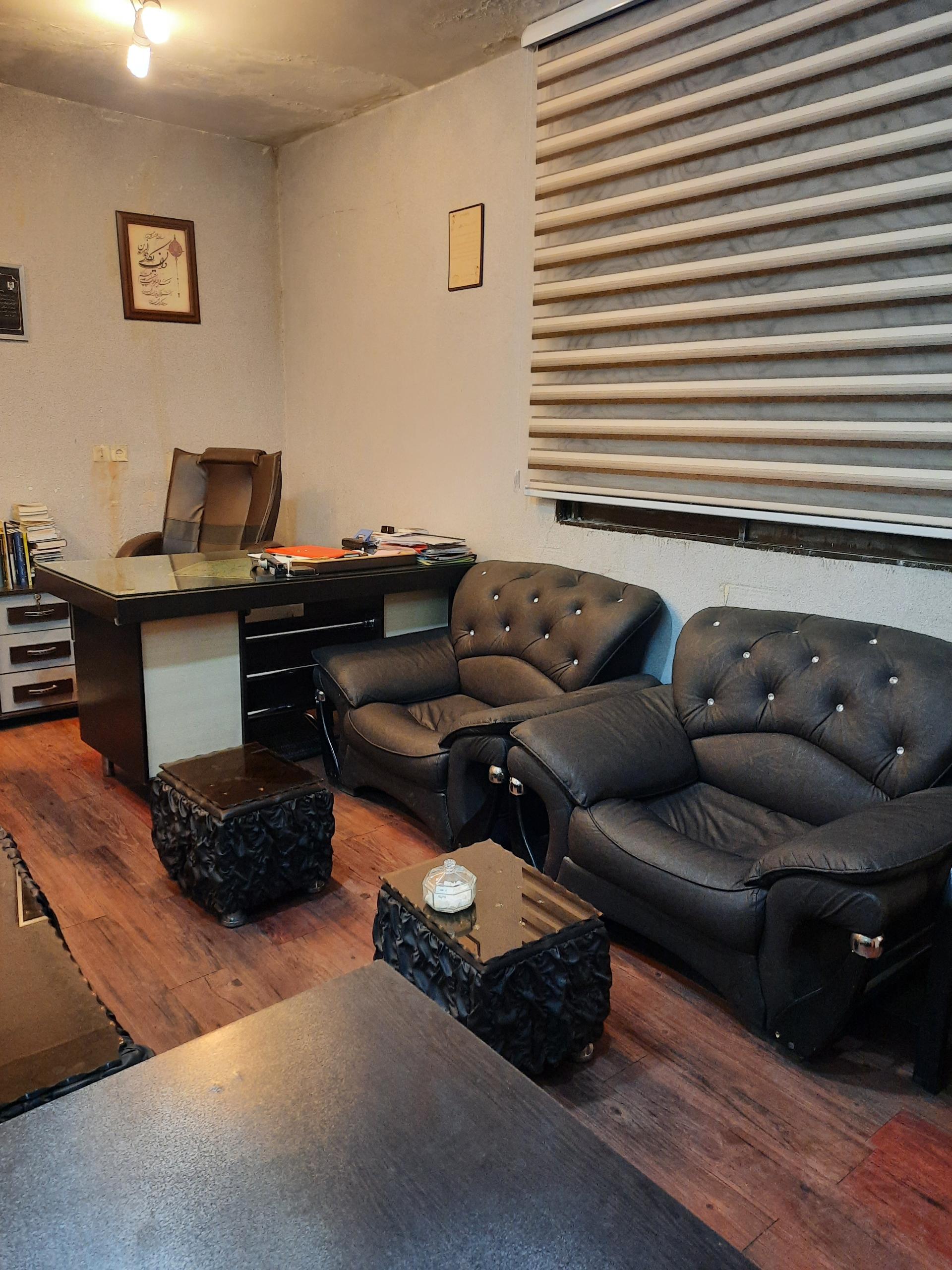 عکس دفتر وکالت آرش محمدی باجگیران