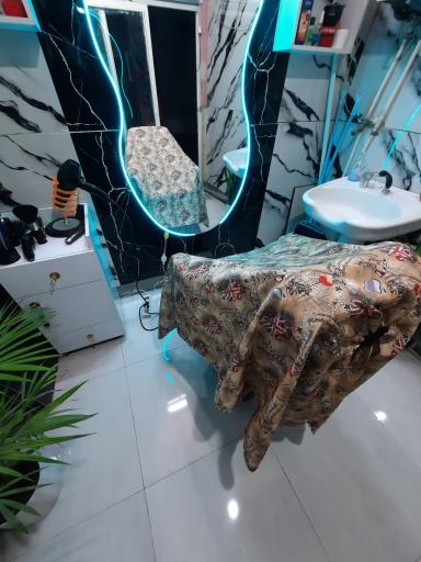 عکس ارایشگاه علی