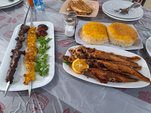 عکس رستوران روبارکنار