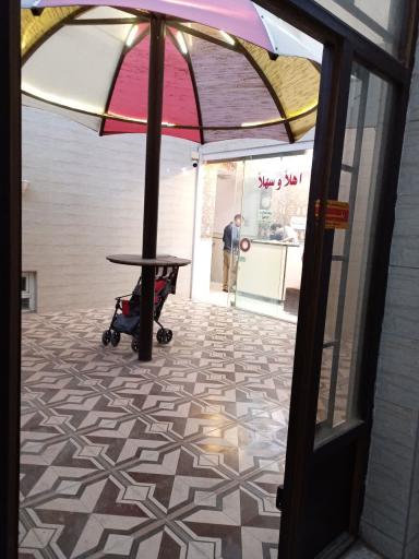 عکس هتل و مهمانپذیر آلا