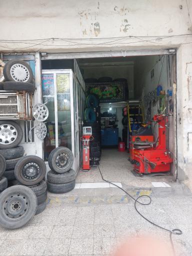 عکس لاستیک فروشی پنچرگیری