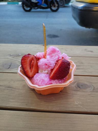 عکس بستنی و فالوده حاجی نوری 