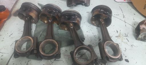 عکس  اتومکانیک پیشرو