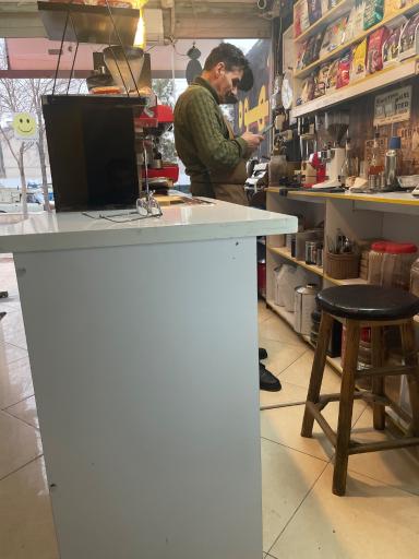 عکس قهوه بیرون‌بر مستر کافئین