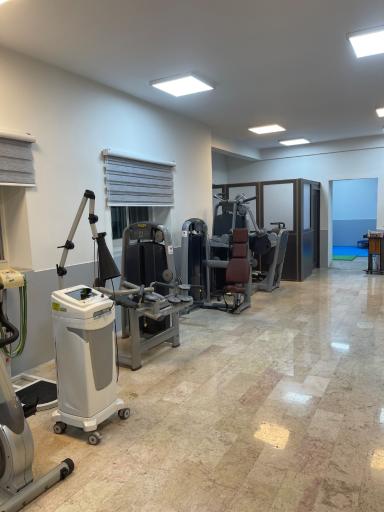 عکس فیزیوتراپی ورزشی زعفرانیه